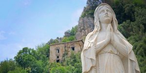 statue Mary emmanuel born virgin irenaeus lyon advent coming incarnation