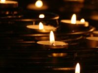 MAGISTERO - PARTE PRIMA: COS’ È E PERCHÈ NE ABBIAMO BISOGNO Candles float water night 250 x 500