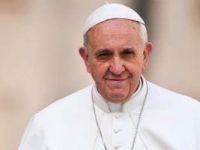 Cartilla papal – resumen sobre el papado pope francis looking into a crowd