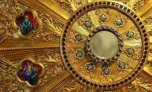 His presence monstrance host