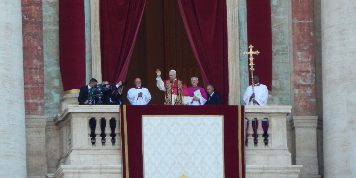Pope Leo XIV, Urbi et Orbi, Vatican, St Peter's Square, Loggia